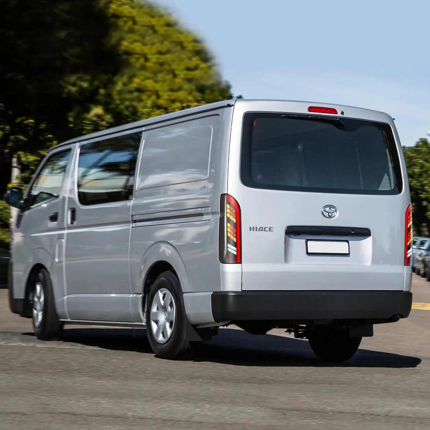 Vland 04-19 Hiace 5th Gen (H200) LED Tail Lights With Sequential Turn Signal Clear sayaragear
