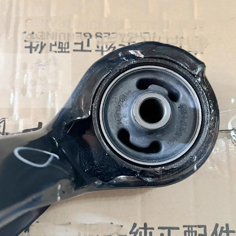 Original front axle half shaft mounting bracket, front axle mounting fixed bracket, drive shaft rubber sleeve For SAIC MG RX8 sayaragear