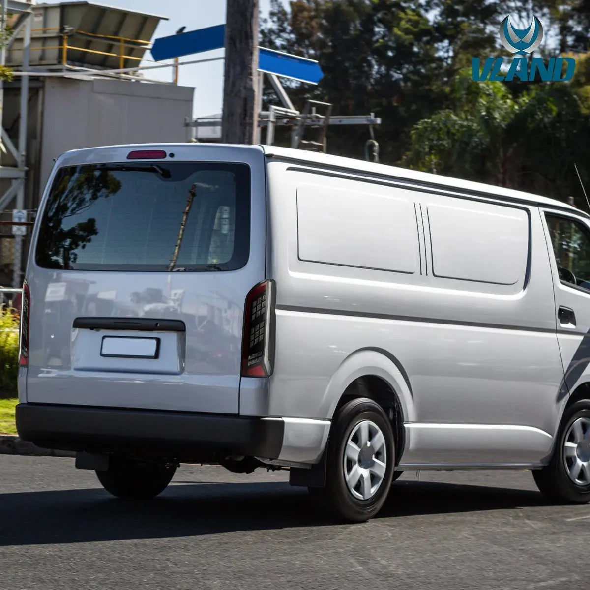 Vland 04-19 Hiace 5th Gen (H200) LED Tail Lights With Sequential Turn Signal Clear sayaragear