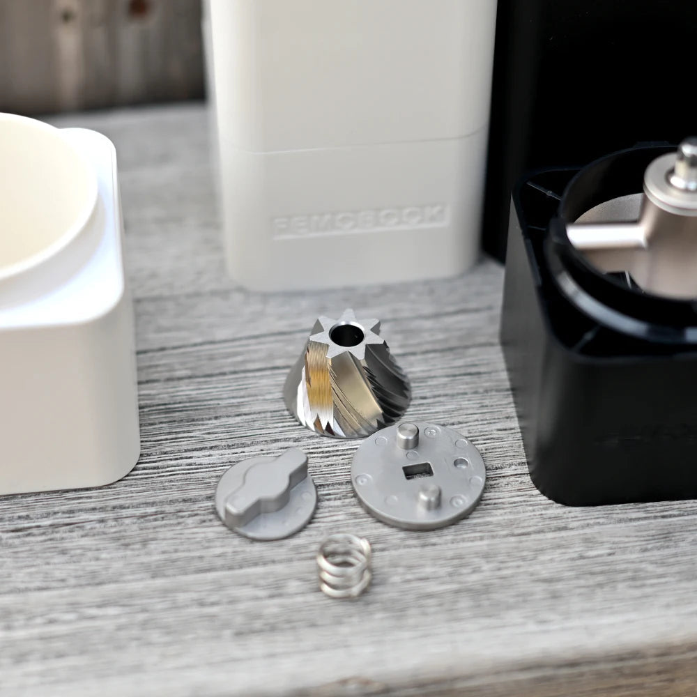 FEMOBOOK A2 USB electric grinder portable rechargeable grinder with 7core burr Magnetic attraction design 4000mah battery sayaragear