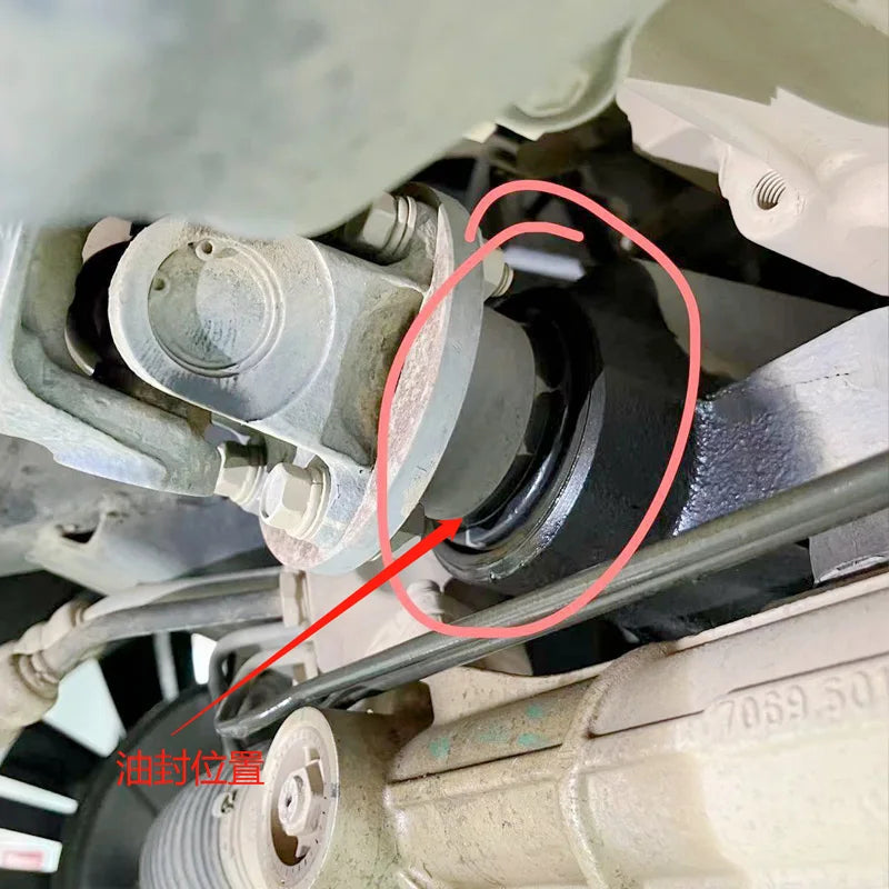 For SAIC MG RX8 W5 front axle drive shaft oil seal differential oil seal front and rear axle oil seal original sayaragear