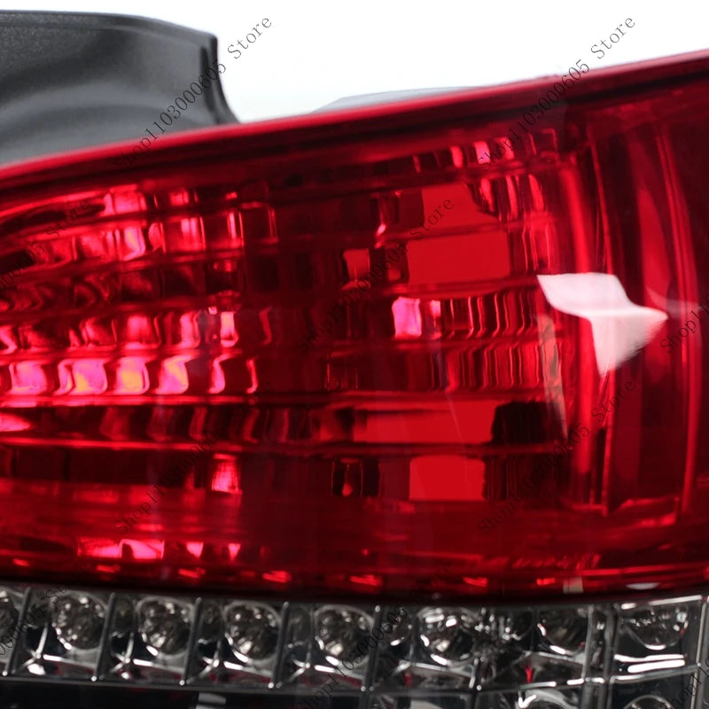 Rear Tail Light For Mercedes-Benz W204 GLK GLK300 GLK350 GLK200 2008-2012 Turn Signal Light Brake Warning Light Reversing Light - sayaragear